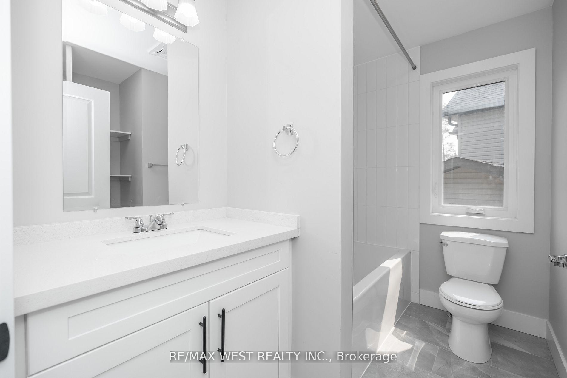 Photo 8 of Unit 1, 172 Cundles Road W, Barrie, Sunnidale — HOMEH