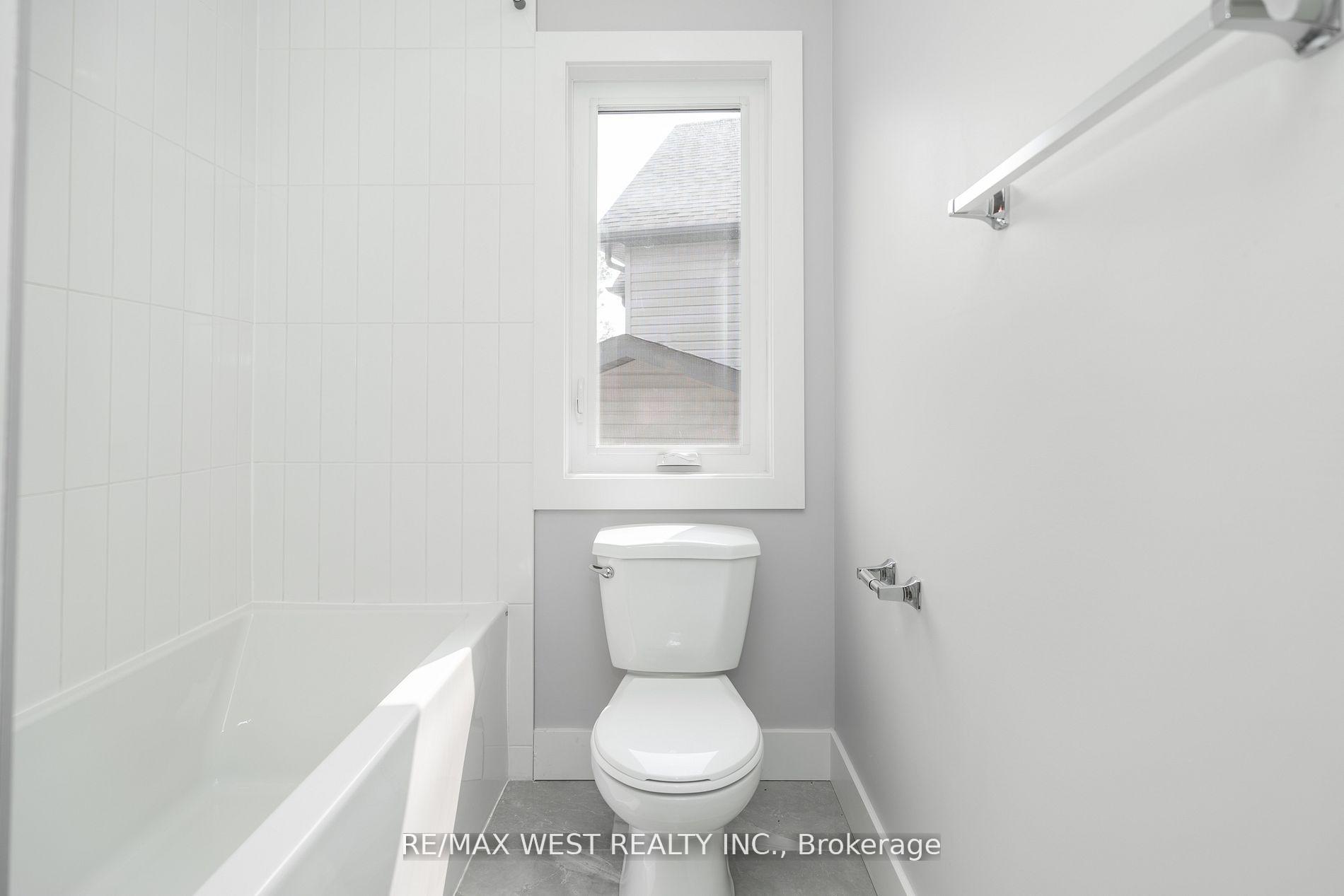 Photo 16 of Unit 1, 172 Cundles Road W, Barrie, Sunnidale — HOMEH