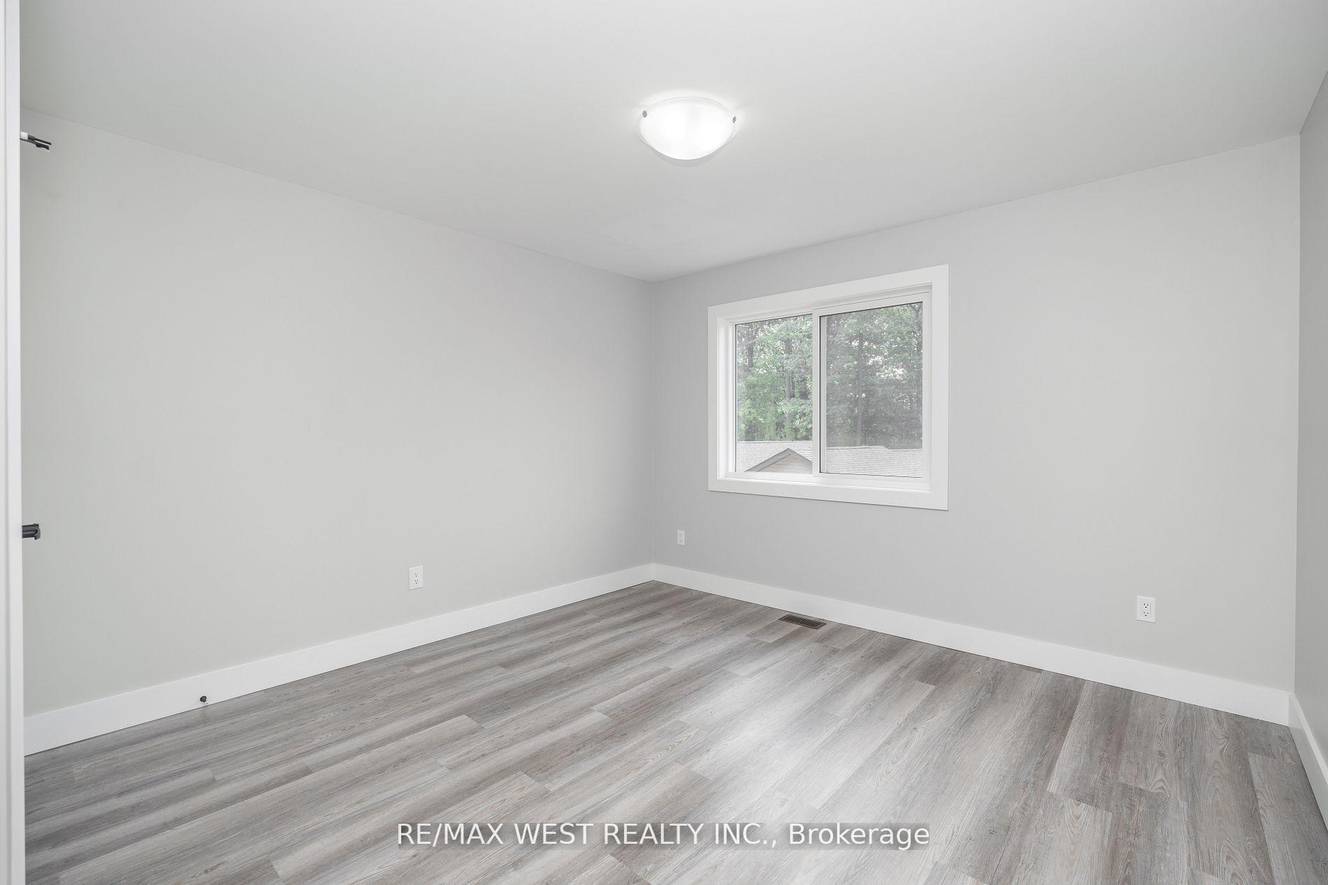 Photo 29 of Unit 1, 172 Cundles Road W, Barrie, Sunnidale — HOMEH
