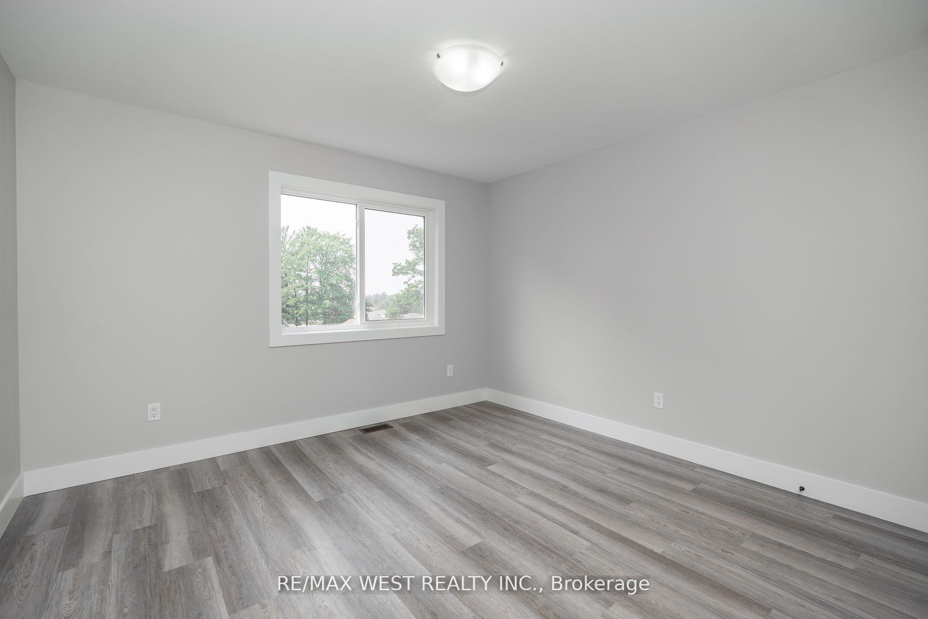 Photo 20 of Unit 1, 172 Cundles Road W, Barrie, Sunnidale — HOMEH