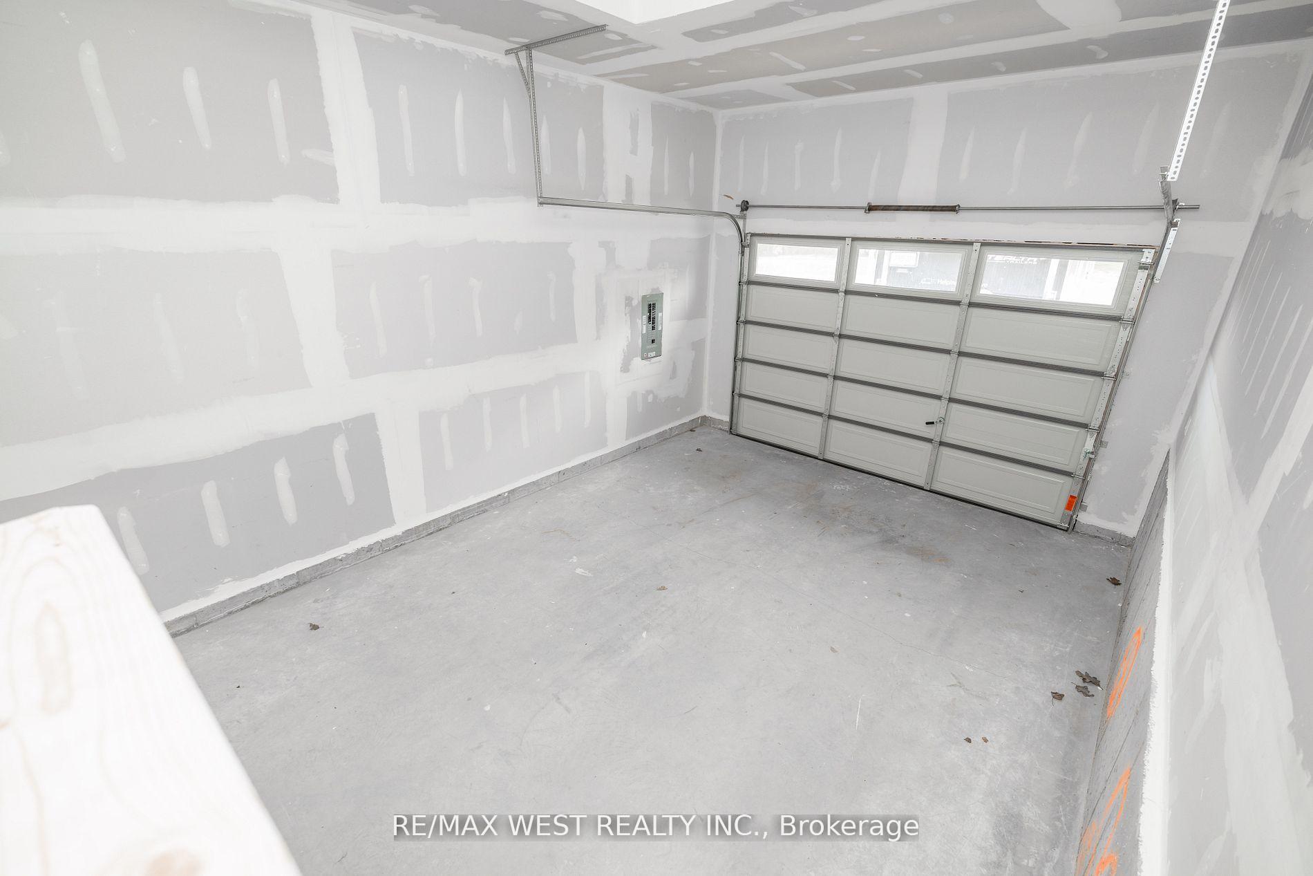 Photo 27 of Unit 1, 172 Cundles Road W, Barrie, Sunnidale — HOMEH