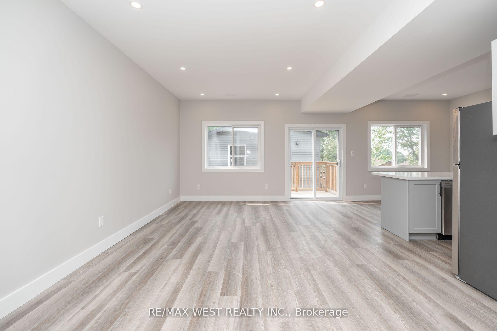 Photo 40 of Unit 1, 172 Cundles Road W, Barrie, Sunnidale — HOMEH