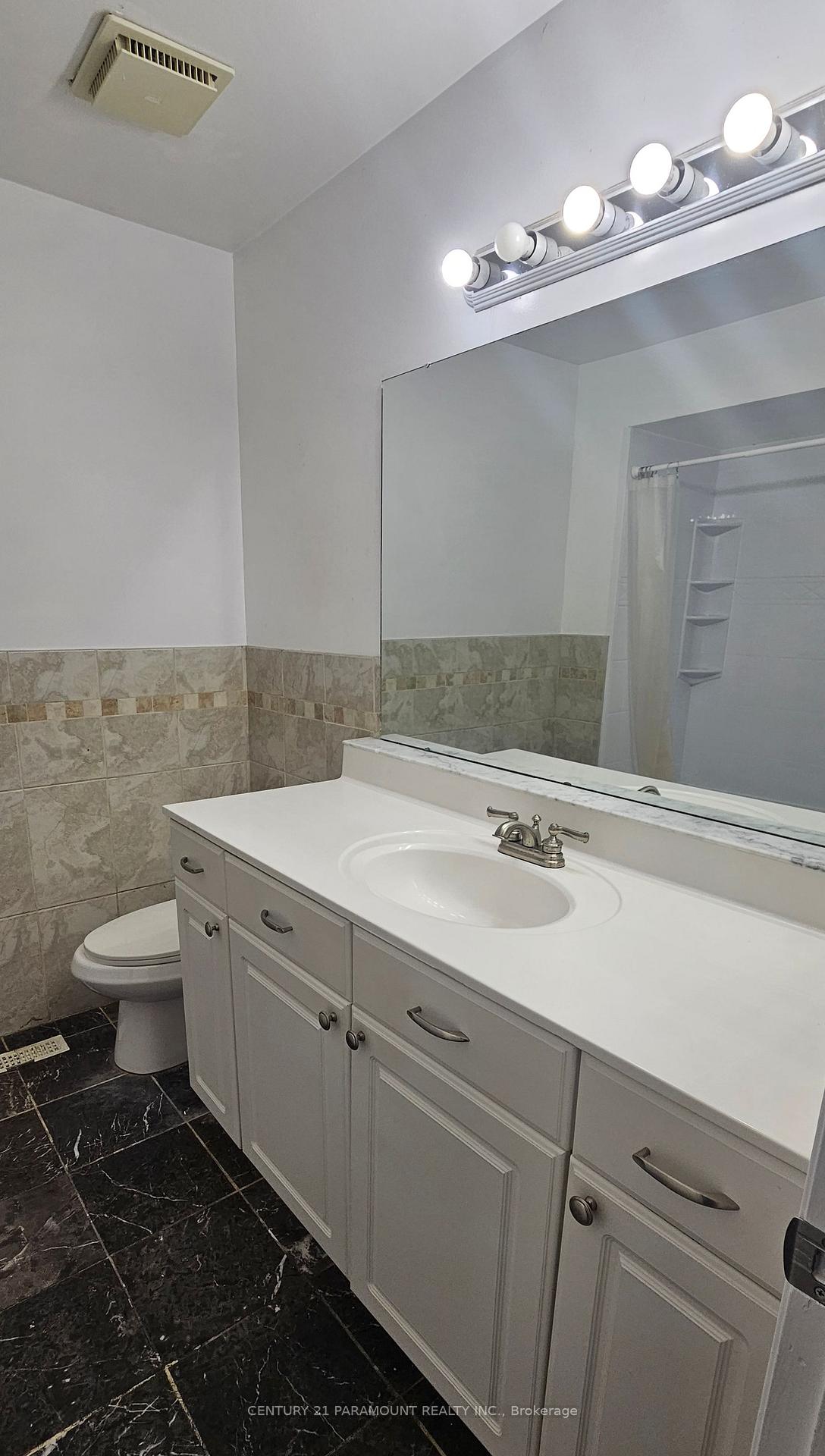 Photo 12 of 49 Donna Drive N, Brampton, Heart Lake West — HOMEH