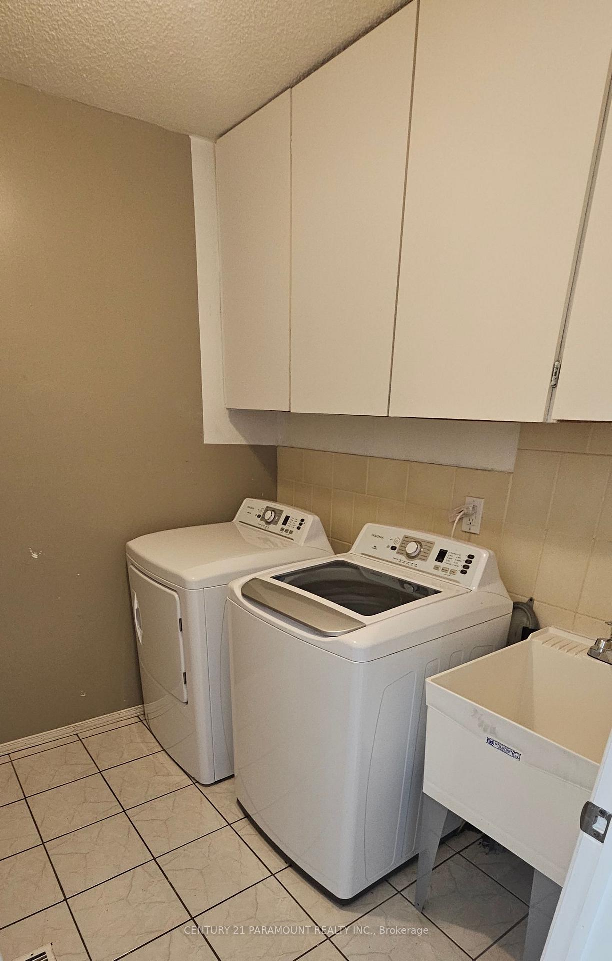 Photo 17 of 49 Donna Drive N, Brampton, Heart Lake West — HOMEH