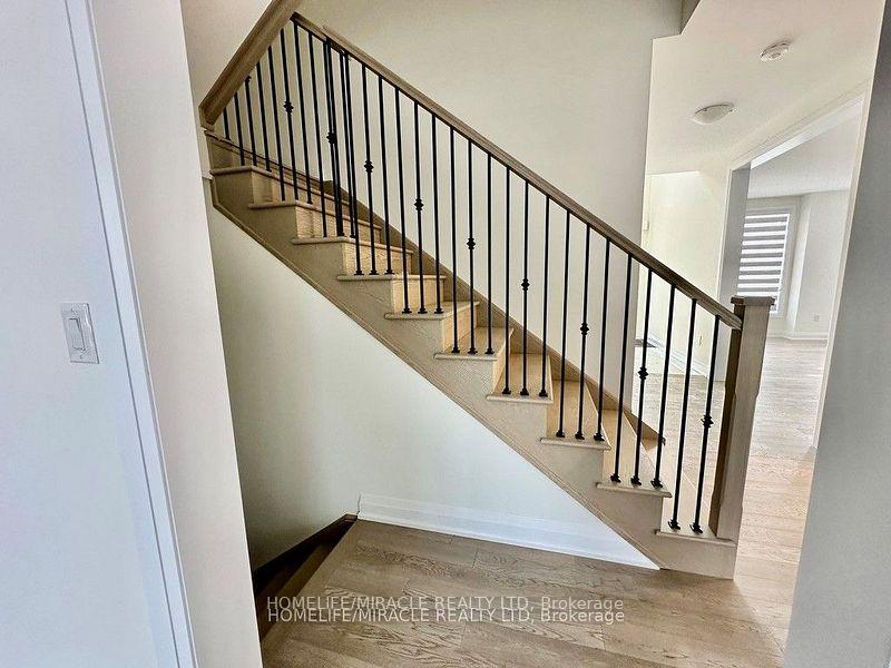 Photo 3 of 162 Rosanne Circle, Wasaga Beach — HOMEH