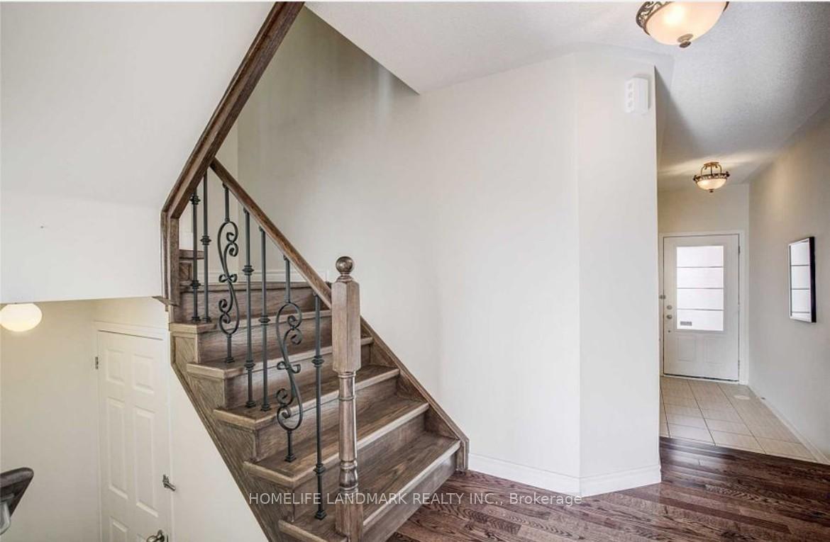 Photo 2 of 19 Beehive Lane E, Markham, Wismer — HOMEH