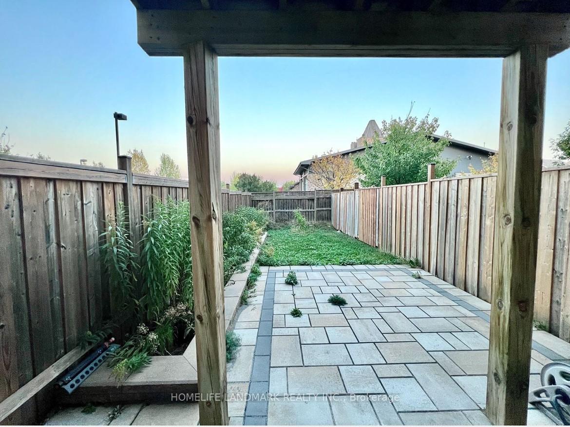 Photo 15 of 19 Beehive Lane E, Markham, Wismer — HOMEH