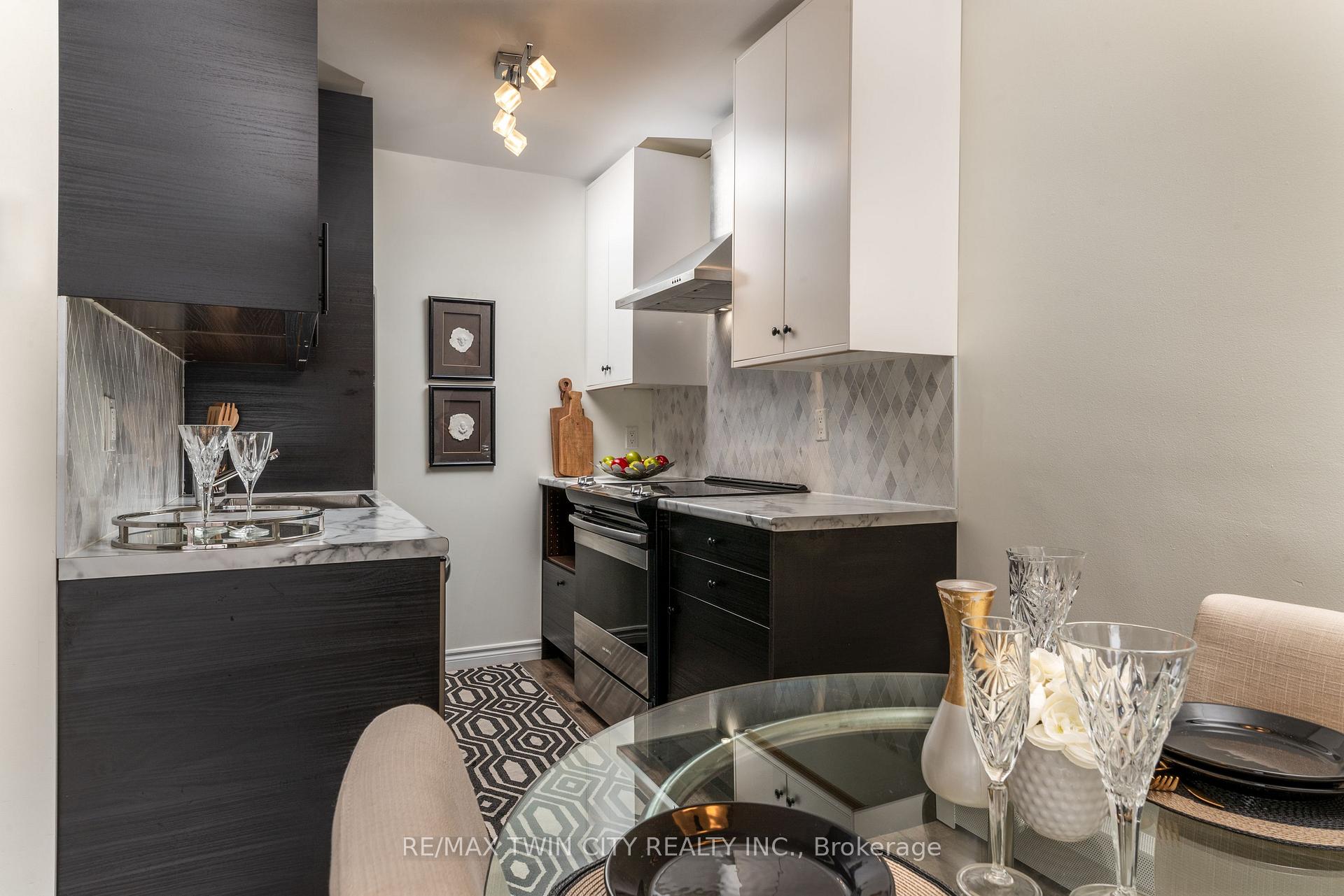 Photo 5 of Unit 202, 200 Charlton Avenue E, Hamilton, Corktown — HOMEH