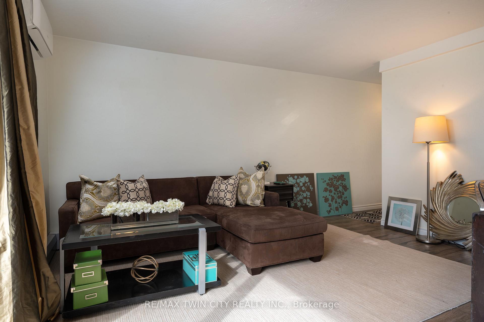 Photo 9 of Unit 202, 200 Charlton Avenue E, Hamilton, Corktown — HOMEH