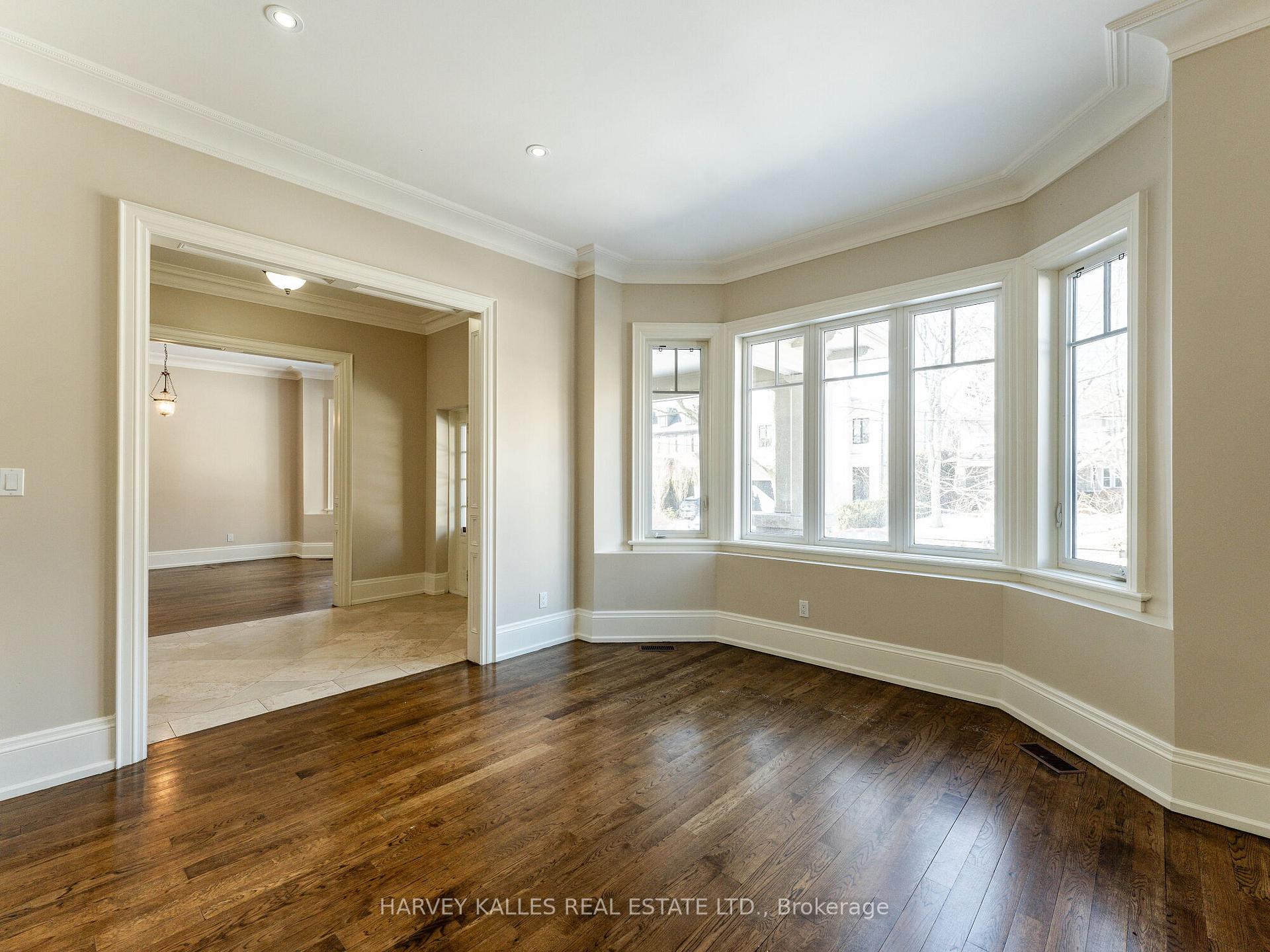 Photo 31 of 19 Alexandra Boulevard, Toronto, Lawrence Park South — HOMEH