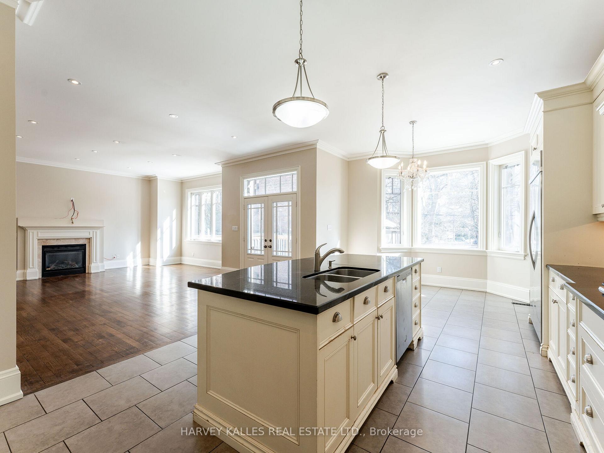 Photo 22 of 19 Alexandra Boulevard, Toronto, Lawrence Park South — HOMEH