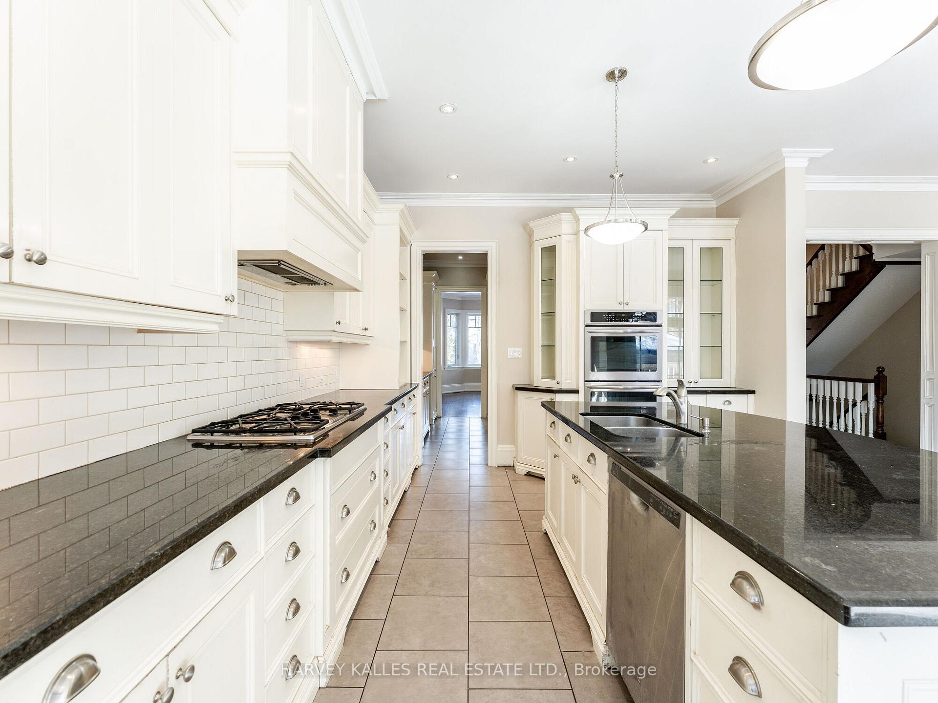 Photo 9 of 19 Alexandra Boulevard, Toronto, Lawrence Park South — HOMEH