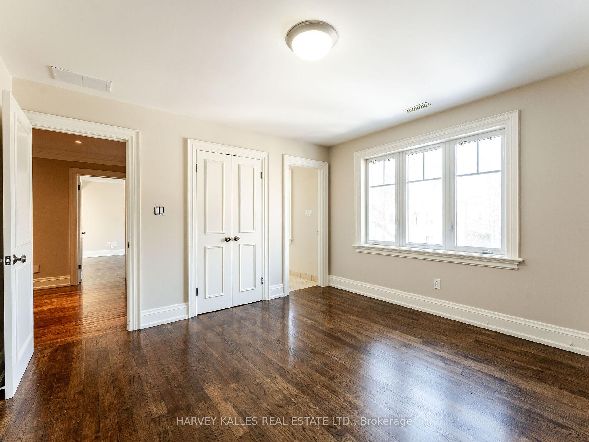 Photo 20 of 19 Alexandra Boulevard, Toronto, Lawrence Park South — HOMEH