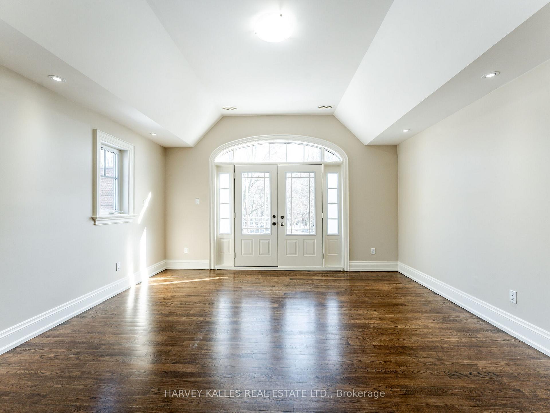Photo 7 of 19 Alexandra Boulevard, Toronto, Lawrence Park South — HOMEH