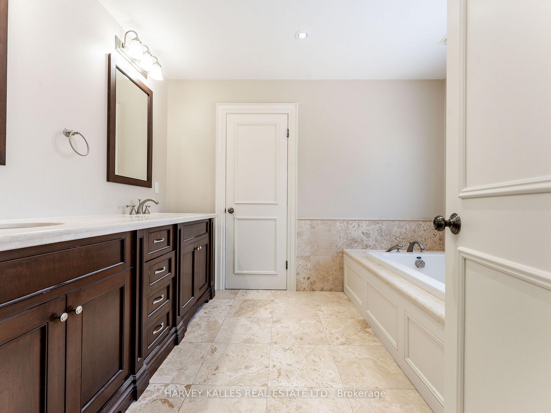 Photo 14 of 19 Alexandra Boulevard, Toronto, Lawrence Park South — HOMEH