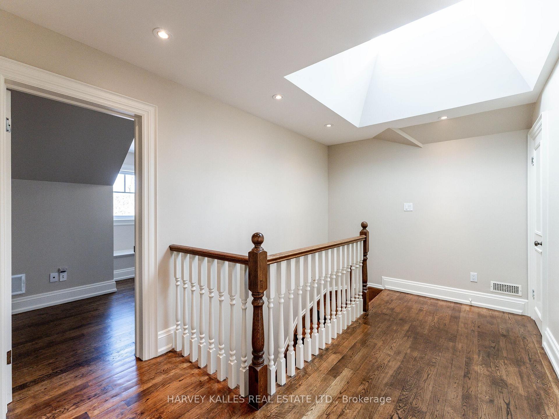 Photo 16 of 19 Alexandra Boulevard, Toronto, Lawrence Park South — HOMEH