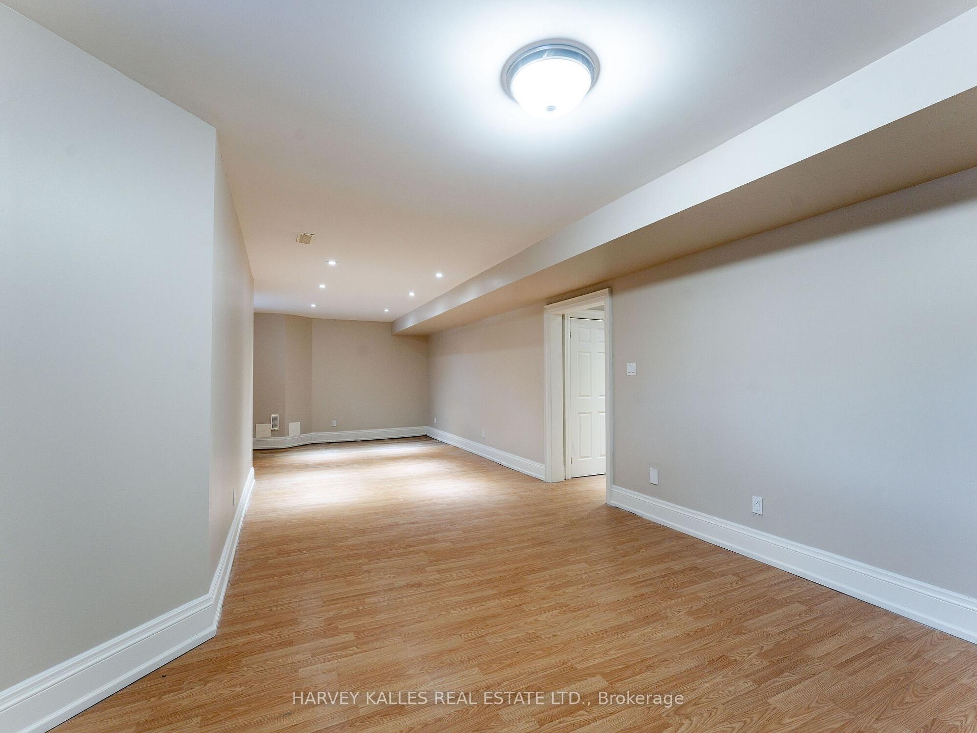 Photo 21 of 19 Alexandra Boulevard, Toronto, Lawrence Park South — HOMEH