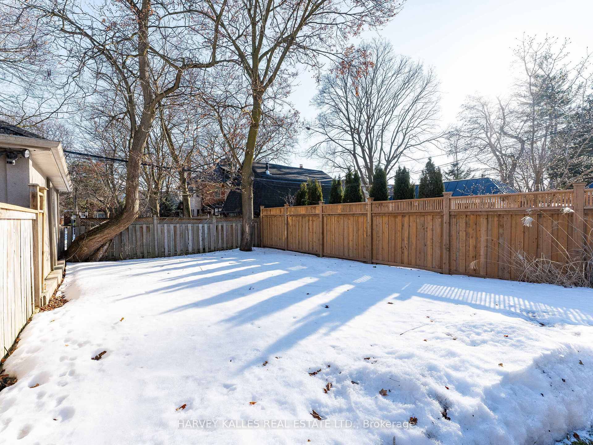 Photo 29 of 19 Alexandra Boulevard, Toronto, Lawrence Park South — HOMEH