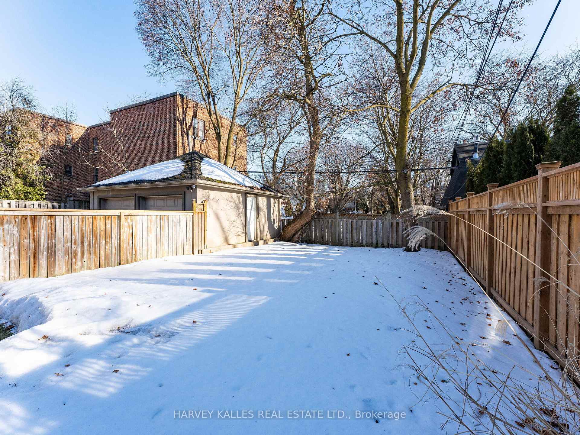 Photo 24 of 19 Alexandra Boulevard, Toronto, Lawrence Park South — HOMEH
