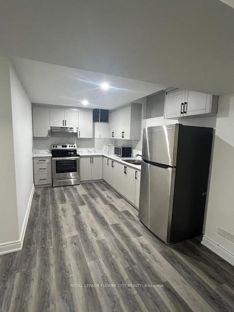 Photo 3 of Bsmt-21 Agincourt Circle, Brampton, Credit Valley — HOMEH
