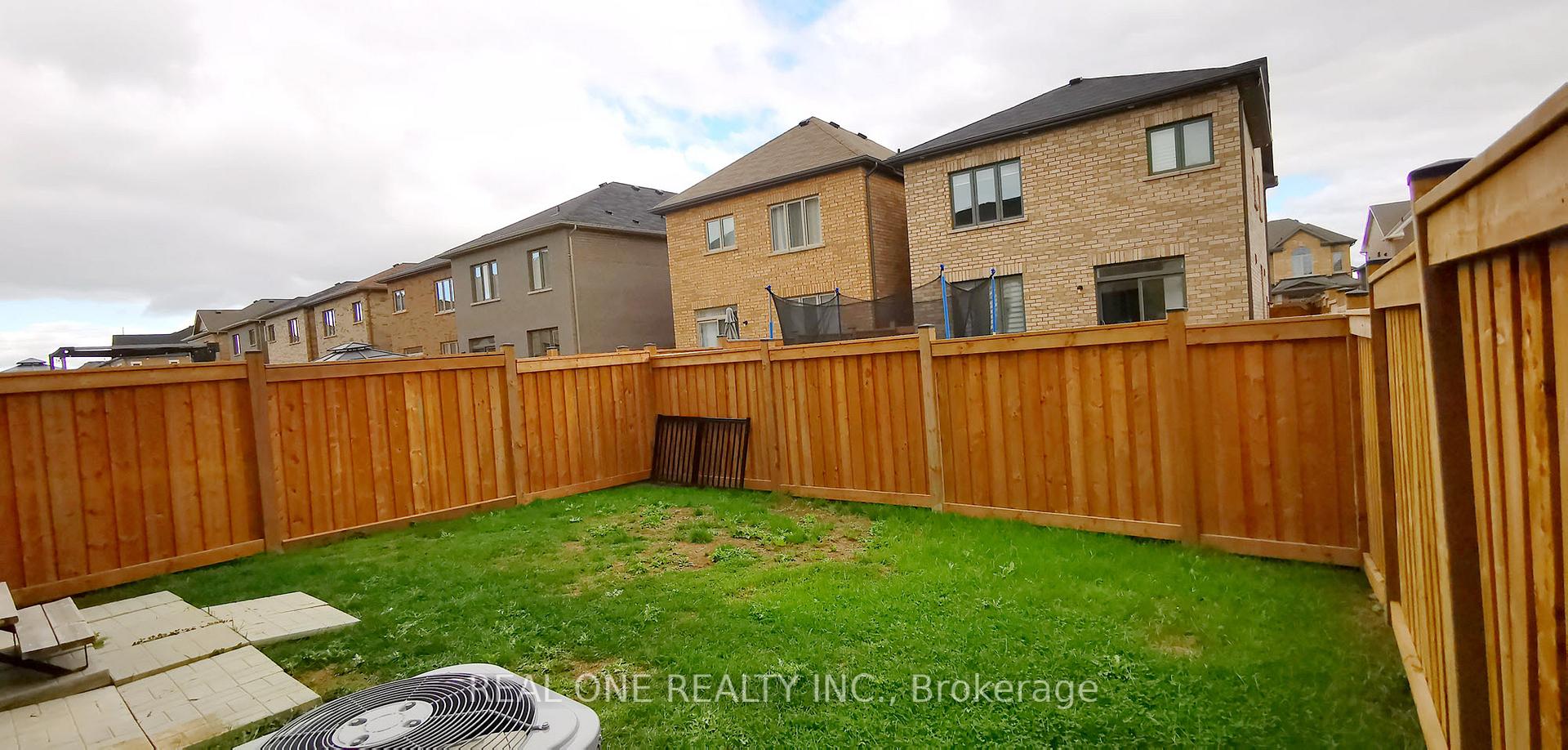 Photo 11 of Unit UPPER, 3 Angelfish Road, Brampton, Northwest Brampton — HOMEH
