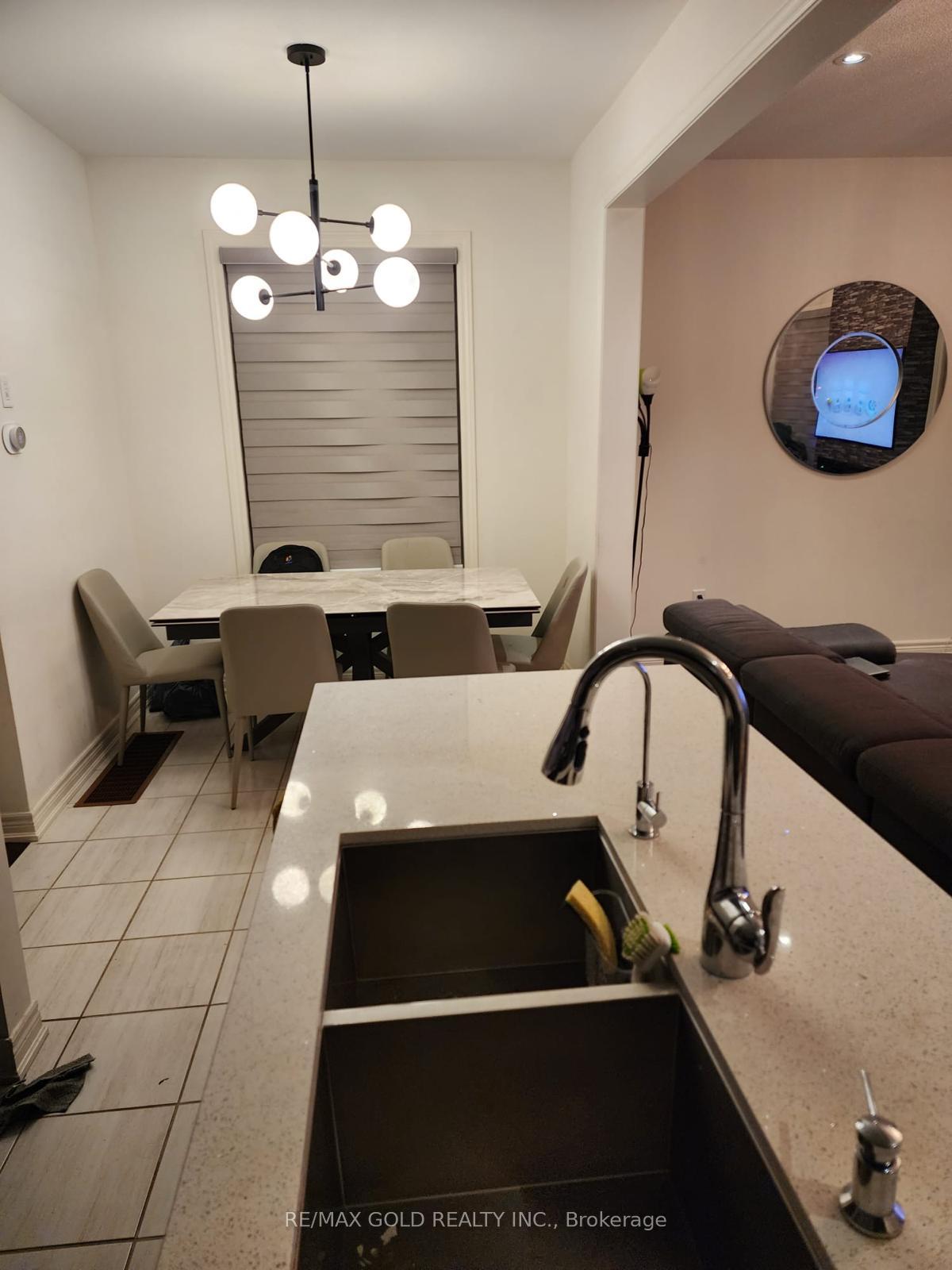 Photo 11 of Unit (MAIN), 34 Truffle Court, Brampton, Northwest Brampton — HOMEH