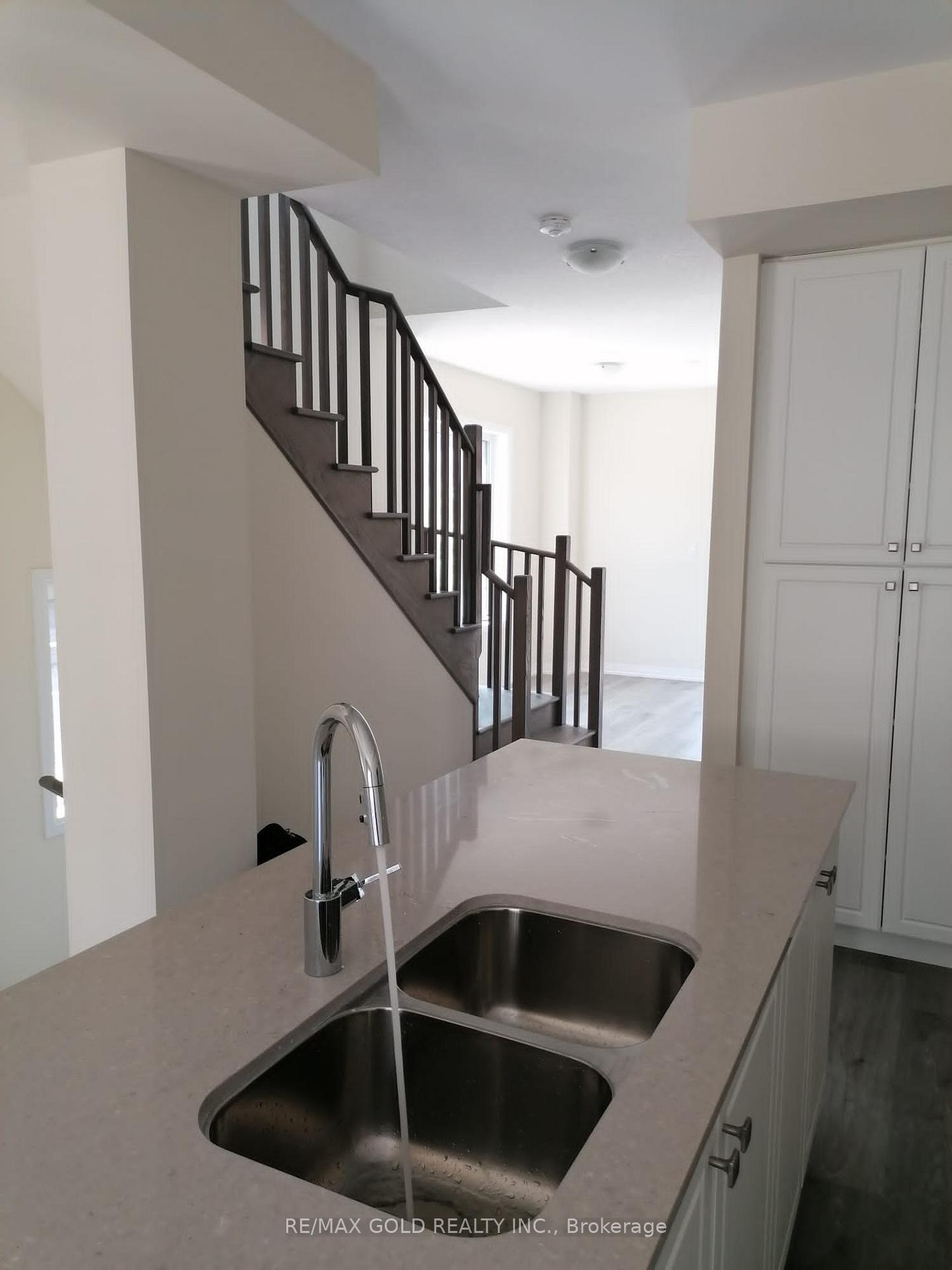 Photo 8 of Unit 67, 185 Bedrock Drive, Hamilton, Stoney Creek Mountain — HOMEH