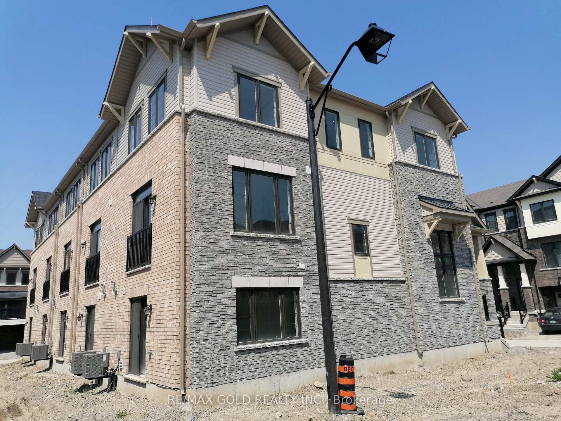 Photo 20 of Unit 67, 185 Bedrock Drive, Hamilton, Stoney Creek Mountain — HOMEH