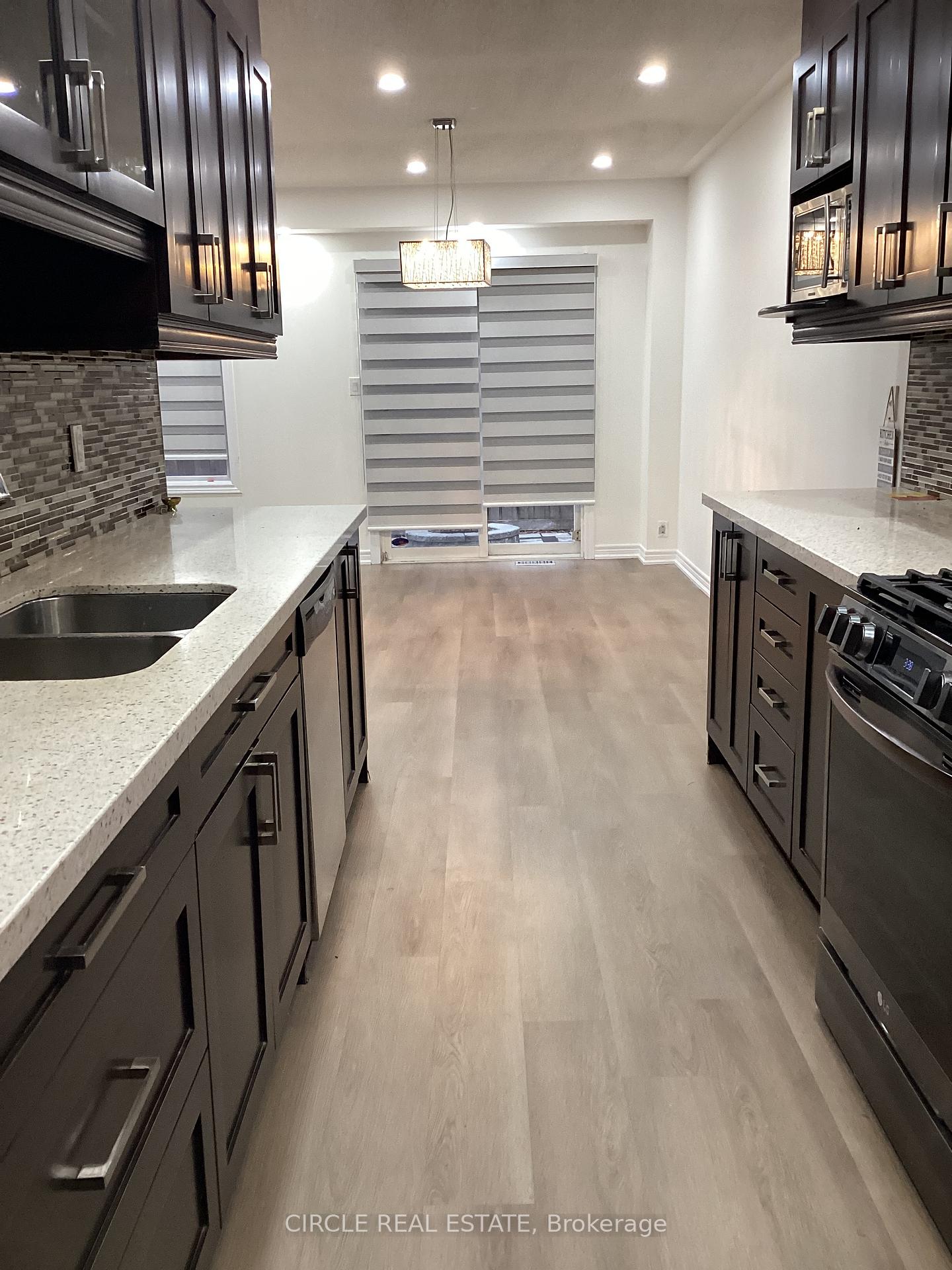 Photo 13 of 160 Fieldstone Drive W, Vaughan, East Woodbridge — HOMEH