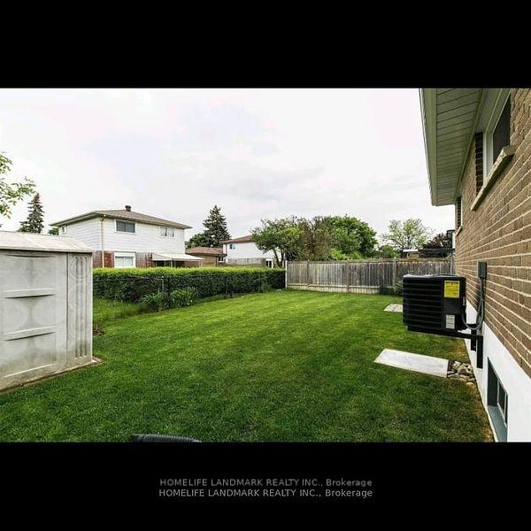 Photo 2 of 9 Terra Cotta Crescent E, Brampton, Brampton East — HOMEH
