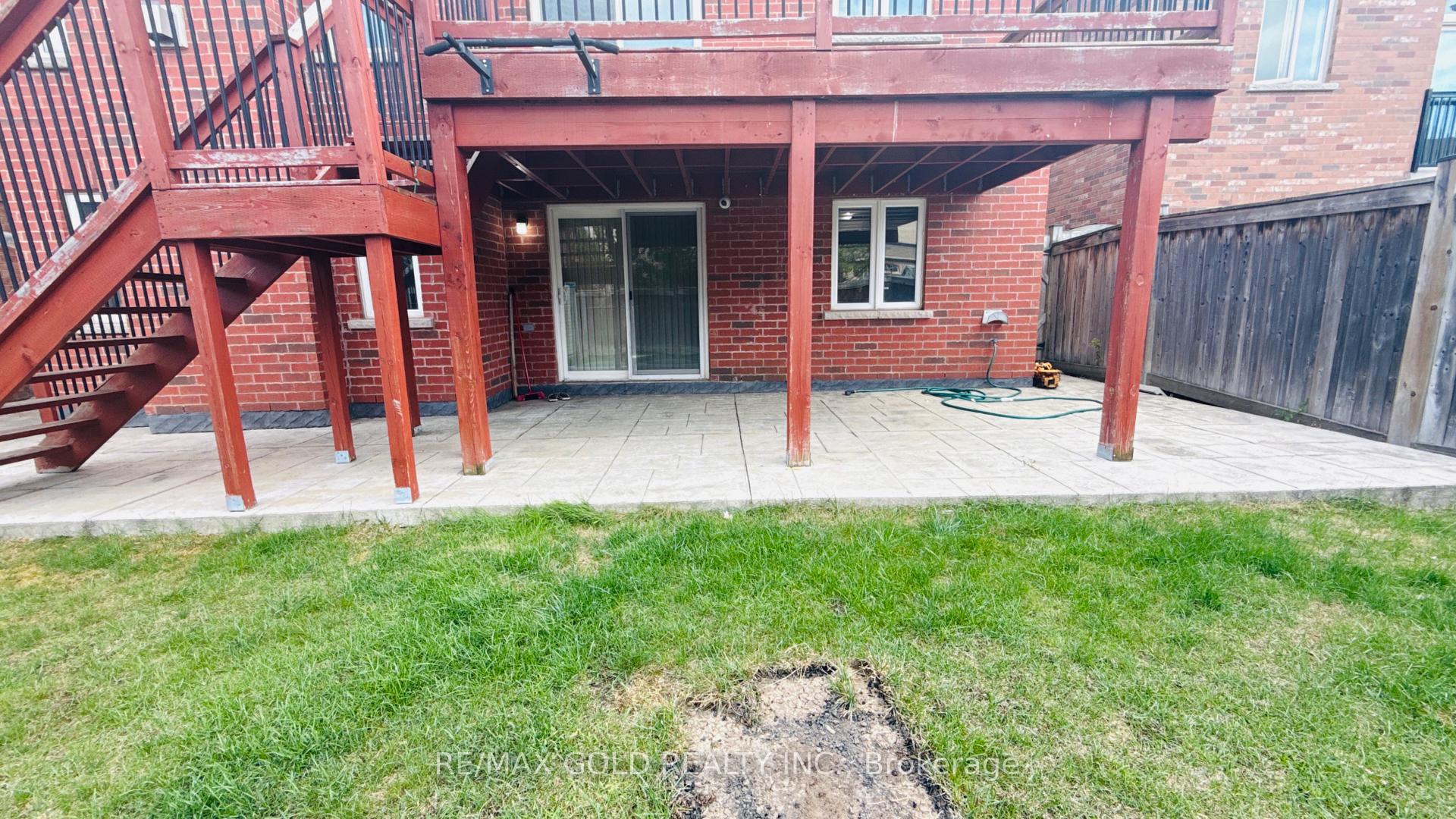 Front of Unit Bsmt, 11 Montreal Street