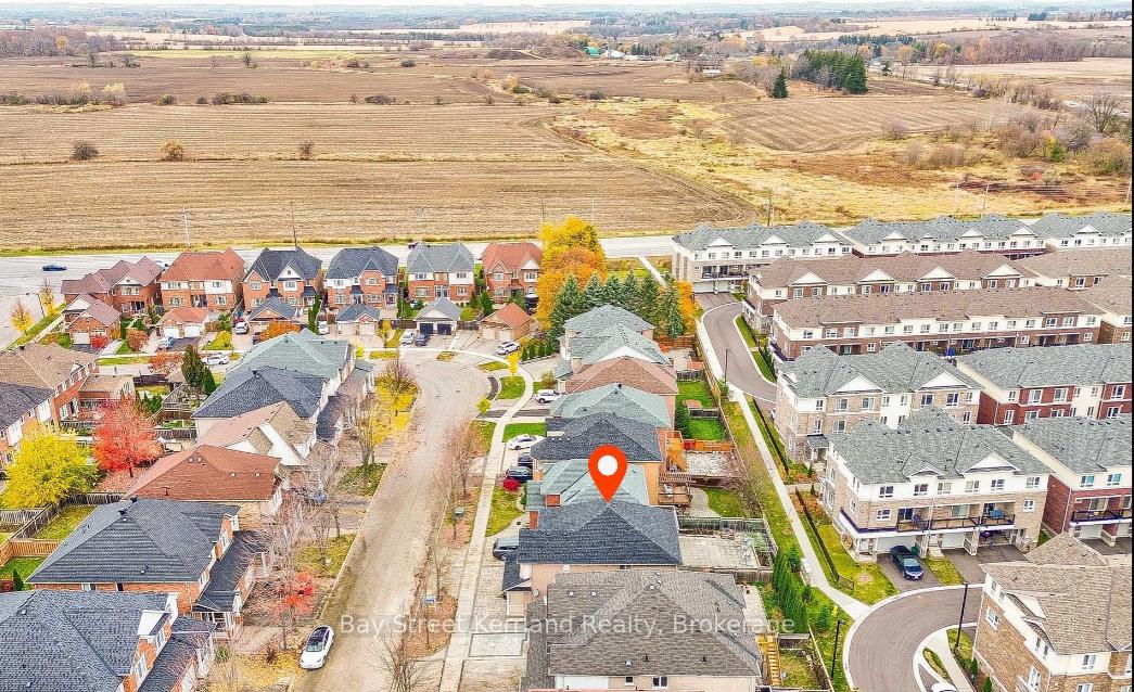Photo 2 of Unit Lower Unit, 37 Macadam Road E, Markham, Wismer — HOMEH