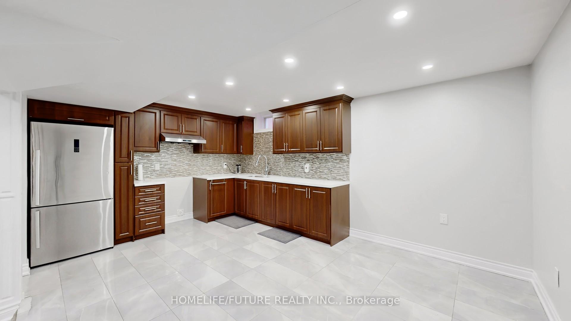 Photo 5 of Unit Bsmt, 102 Saint Nicholas Crescent, Vaughan, Vellore Village — HOMEH