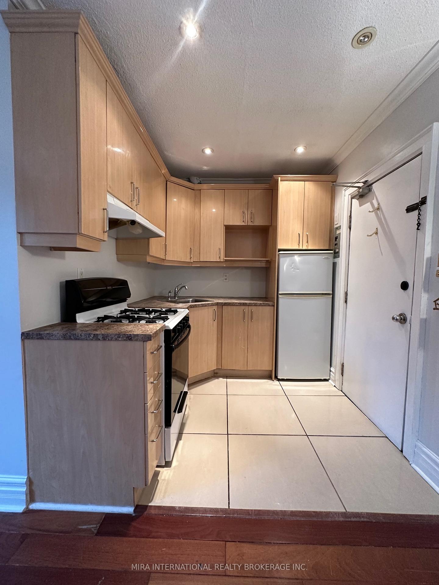 Photo 2 of Unit B6, 98 Leuty Avenue, Toronto, The Beaches — HOMEH