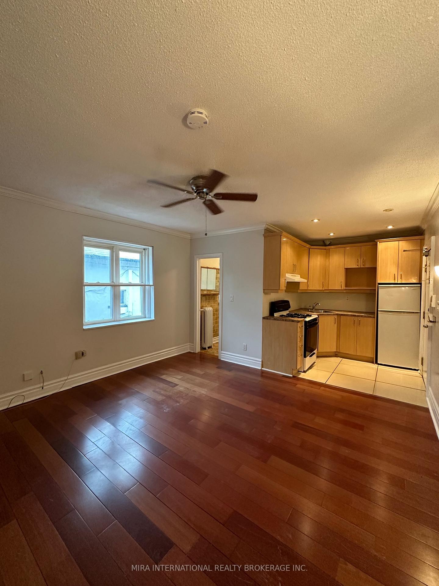 Photo 7 of Unit B6, 98 Leuty Avenue, Toronto, The Beaches — HOMEH