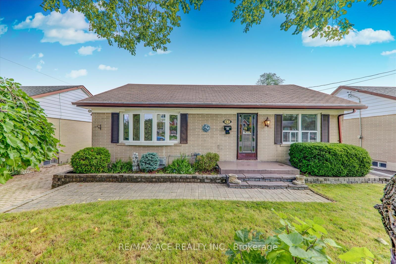 Photo 1 of Unit MAIN, 17 Arch Road, Mississauga, Streetsville — HOMEH