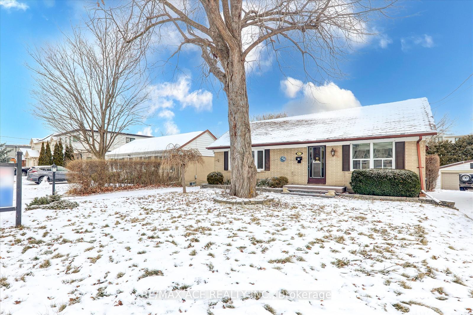 Photo 7 of Unit MAIN, 17 Arch Road, Mississauga, Streetsville — HOMEH
