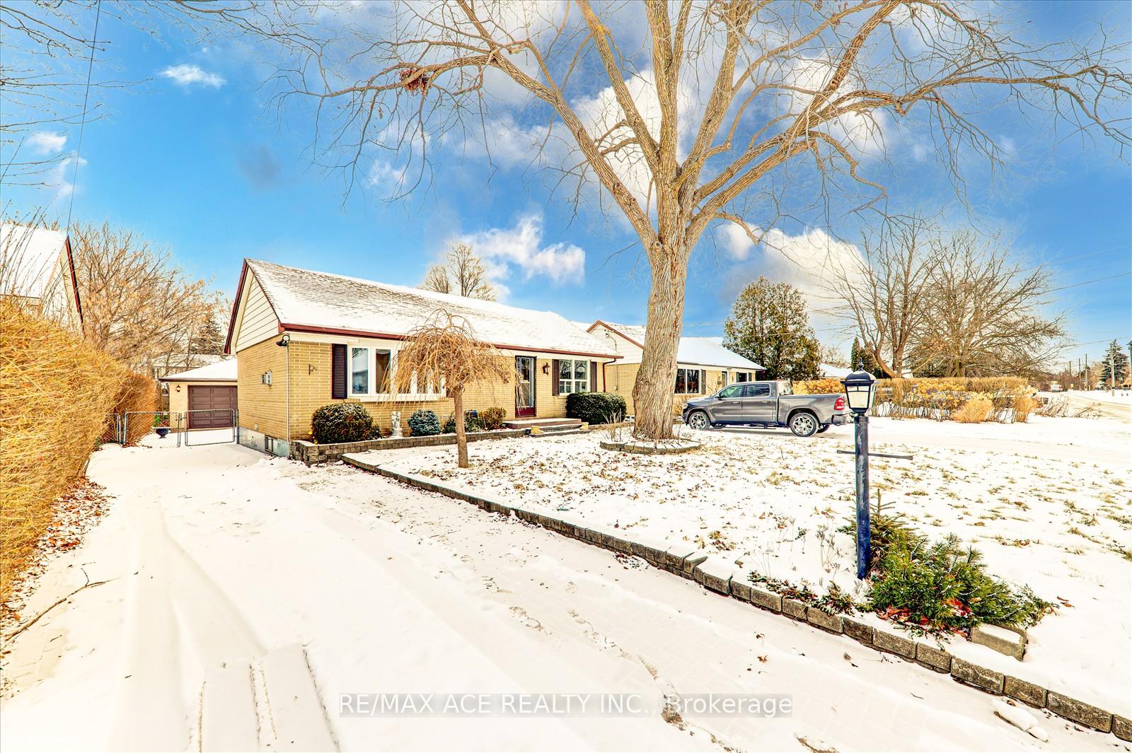 Photo 8 of Unit MAIN, 17 Arch Road, Mississauga, Streetsville — HOMEH