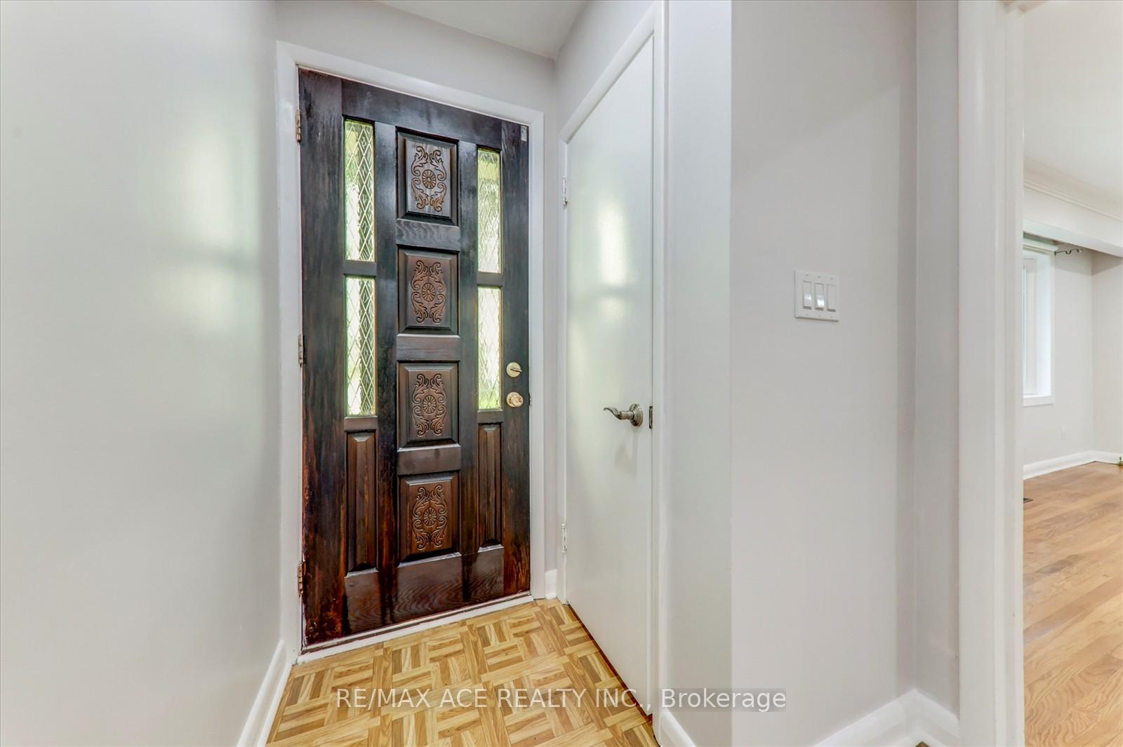 Photo 9 of Unit MAIN, 17 Arch Road, Mississauga, Streetsville — HOMEH