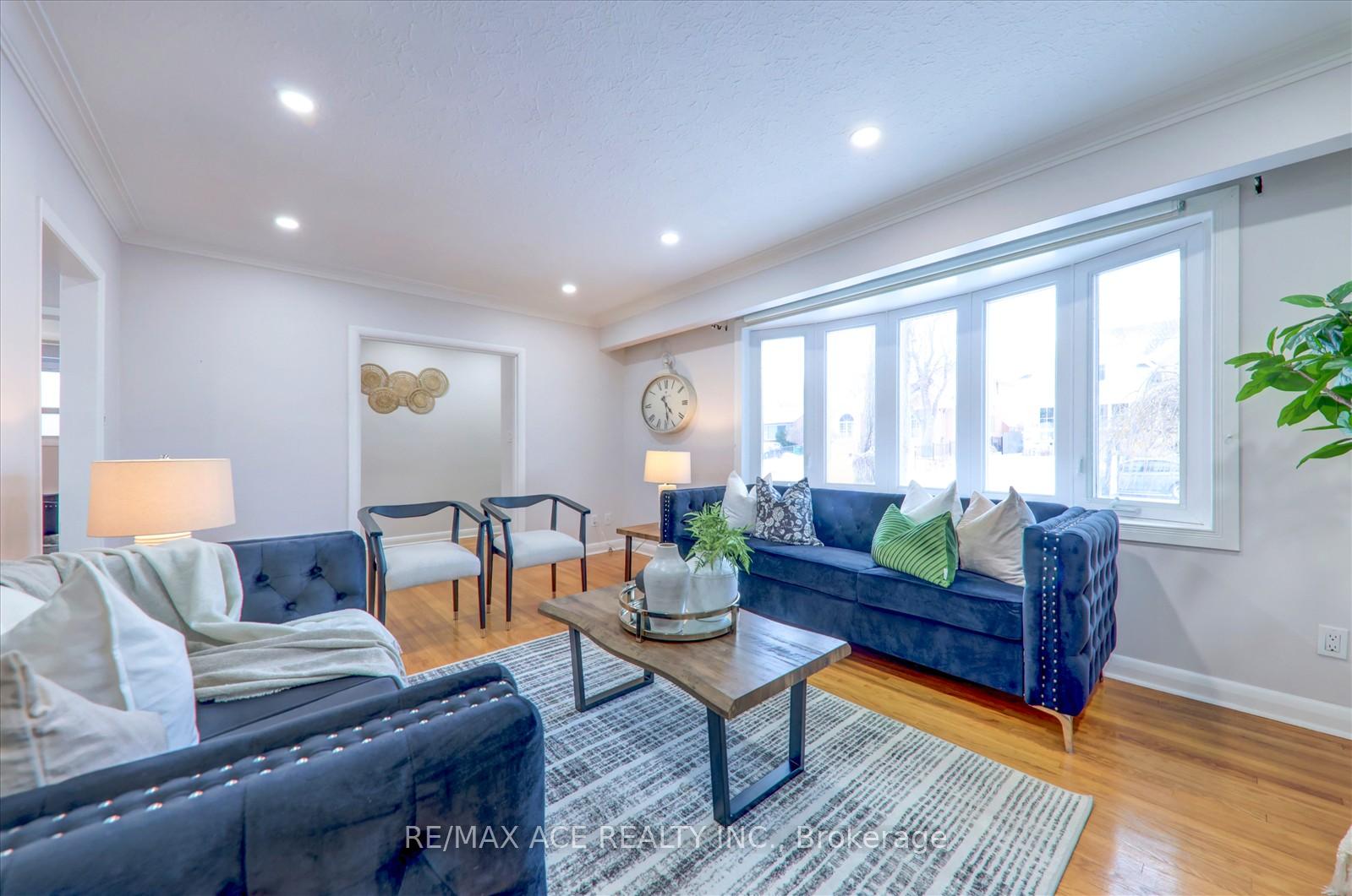 Photo 11 of Unit MAIN, 17 Arch Road, Mississauga, Streetsville — HOMEH