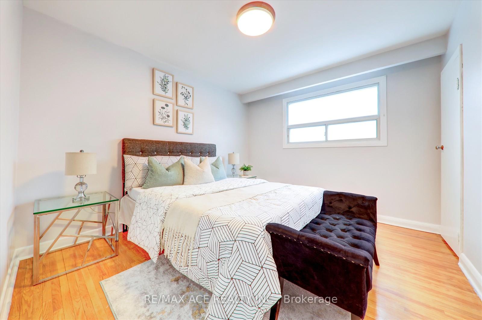 Photo 19 of Unit MAIN, 17 Arch Road, Mississauga, Streetsville — HOMEH