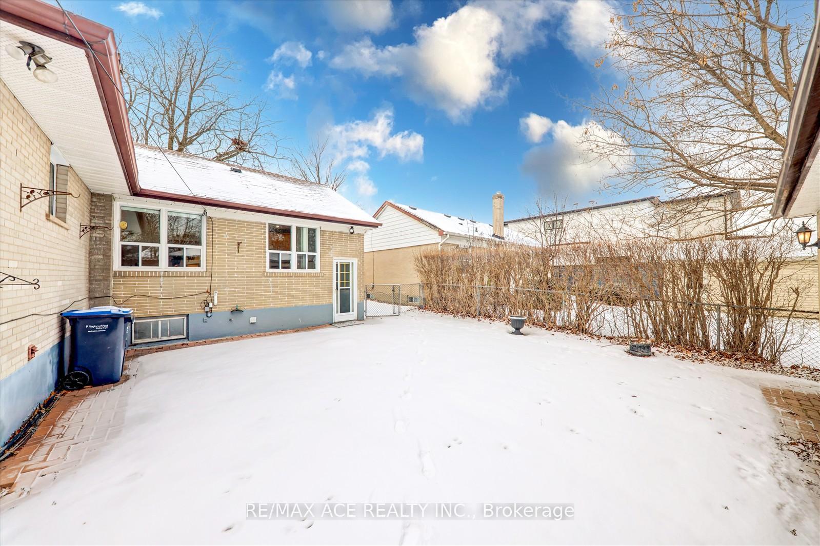 Photo 26 of Unit MAIN, 17 Arch Road, Mississauga, Streetsville — HOMEH