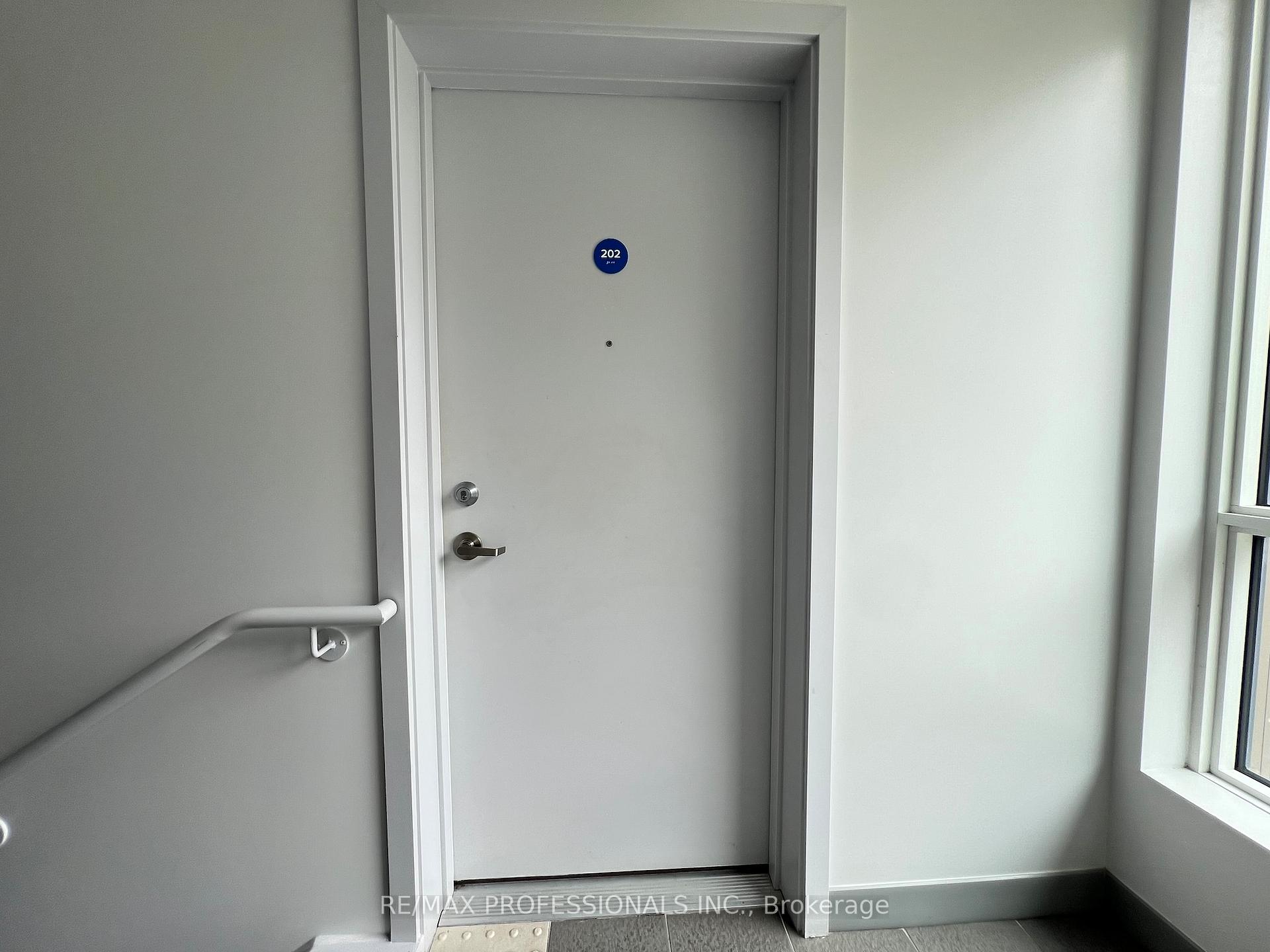 Photo 3 of Unit 202, 37 Antrim Crescent, Scarborough, Dorset Park — HOMEH