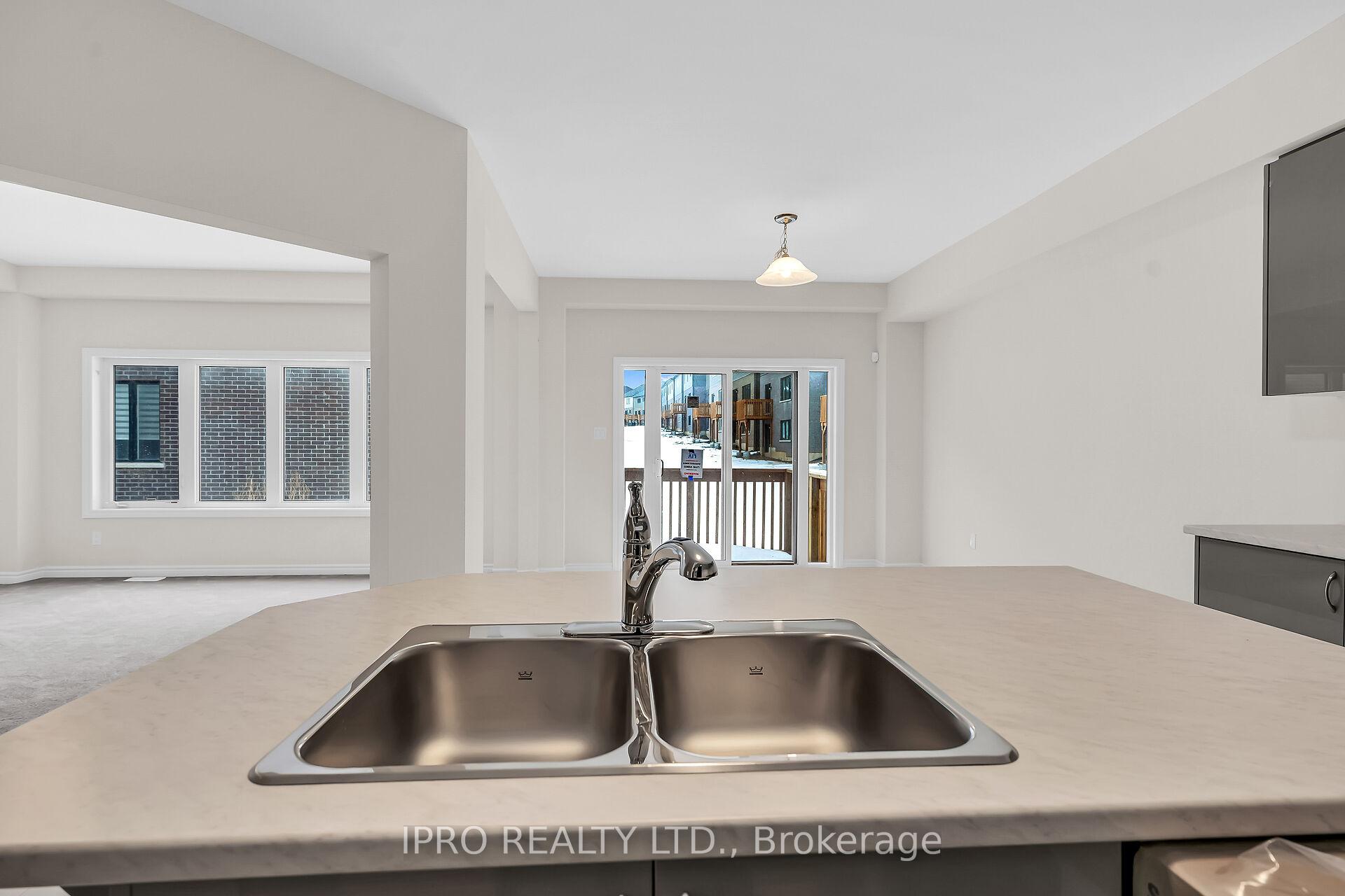 Photo 8 of 125 Hitchman Street, Brant, Paris — HOMEH