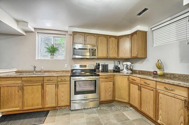 Photo 4 of Unit #B, 250 Edgehill Drive, Barrie, Edgehill Drive — HOMEH