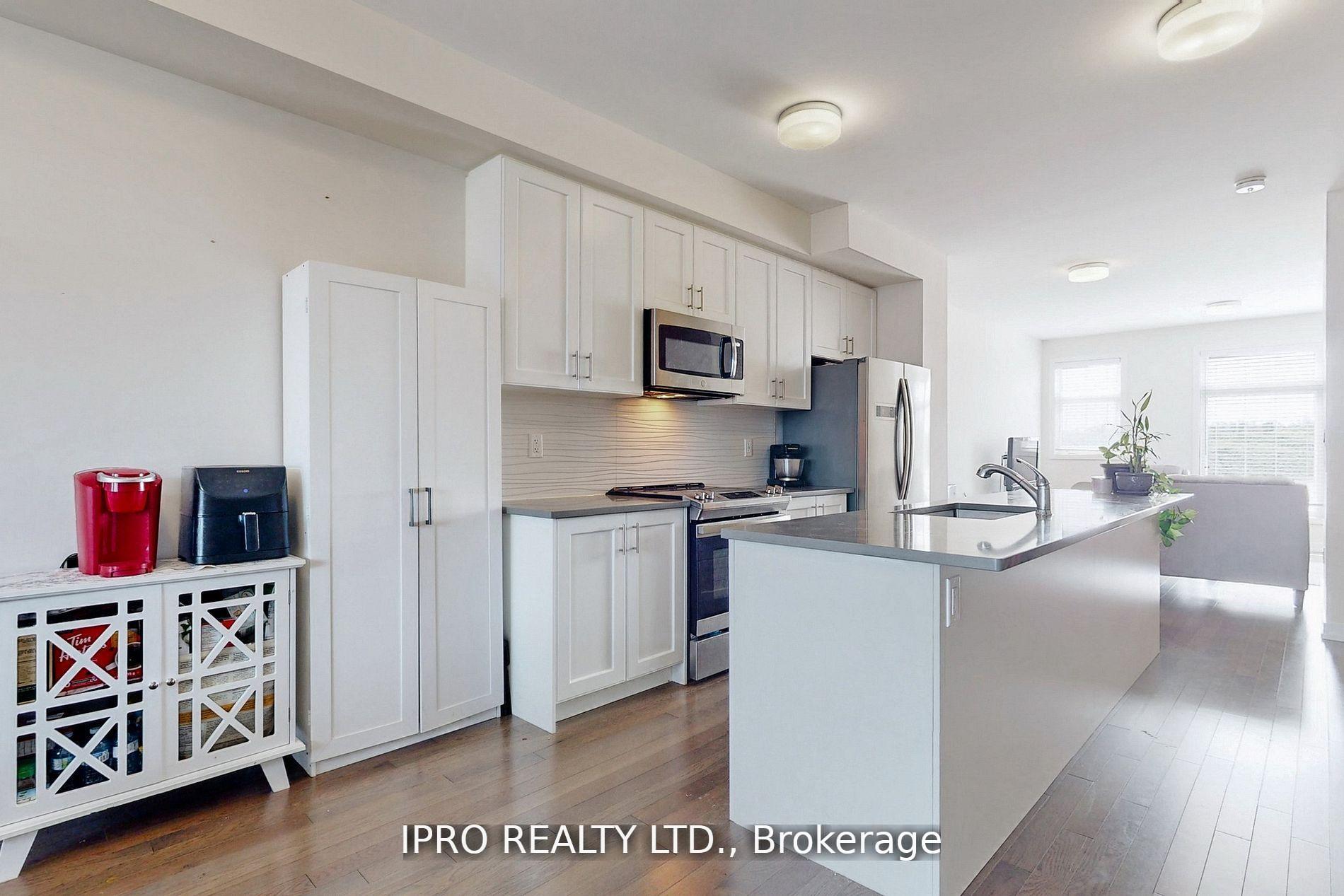 Photo 10 of 2614 Castlegate Crossing Circle, Pickering, Duffin Heights — HOMEH