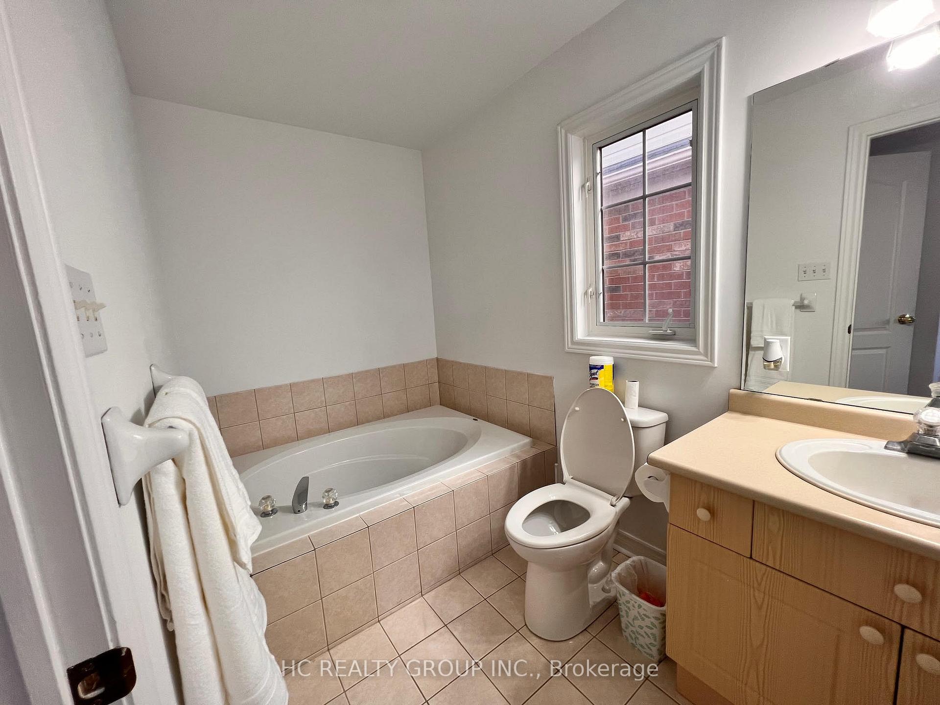 Photo 3 of Unit upper level, 99 The Meadows Avenue, Markham, Cornell — HOMEH
