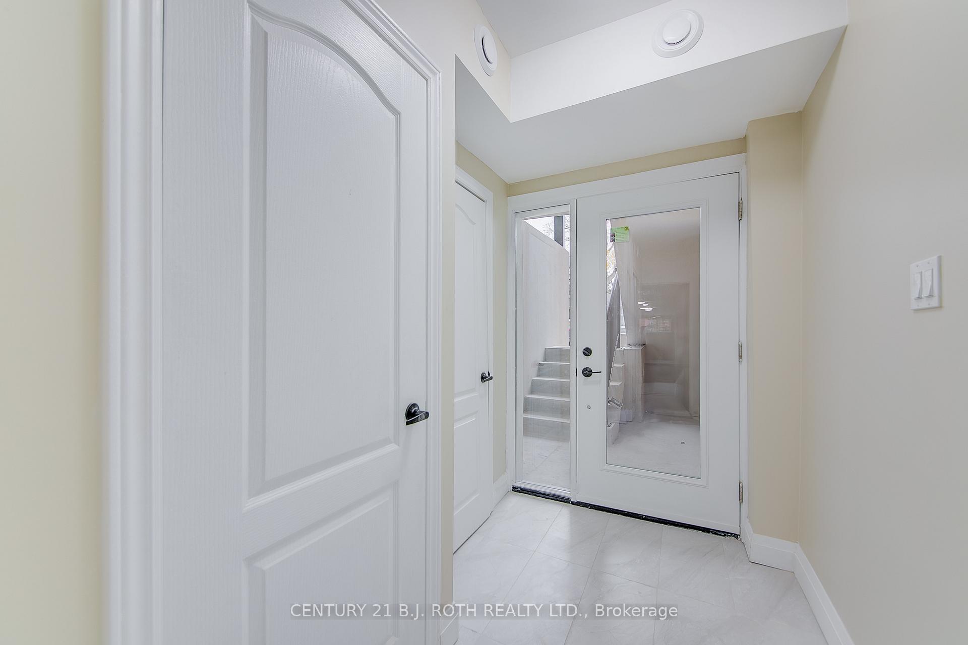 Photo 2 of Unit 2, 98 Peel Street, Barrie, Wellington — HOMEH
