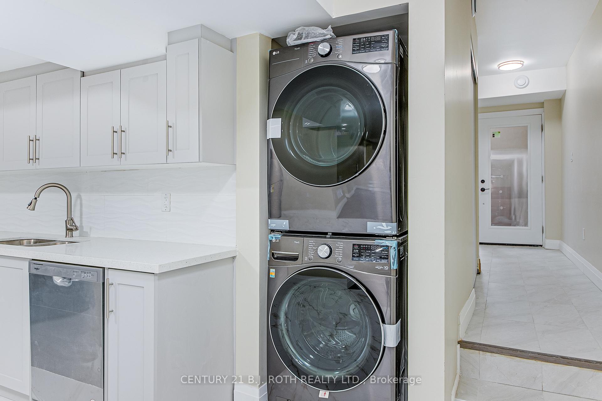 Photo 5 of Unit 2, 98 Peel Street, Barrie, Wellington — HOMEH