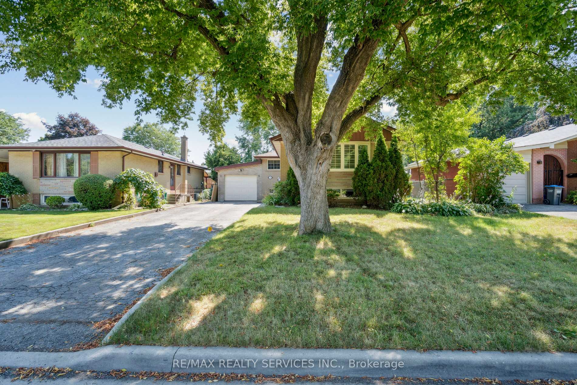 Photo 5 of Unit Studio A, 15 Mcclure Avenue, Brampton, Northwood Park — HOMEH